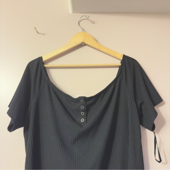 Torrid Ribbed Off-Shoulder Henley Tee Black Women Size 4X - Picture 4 of 9